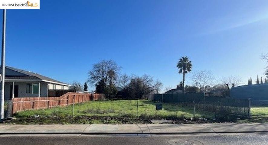 1st image of 3448 Odell Ave