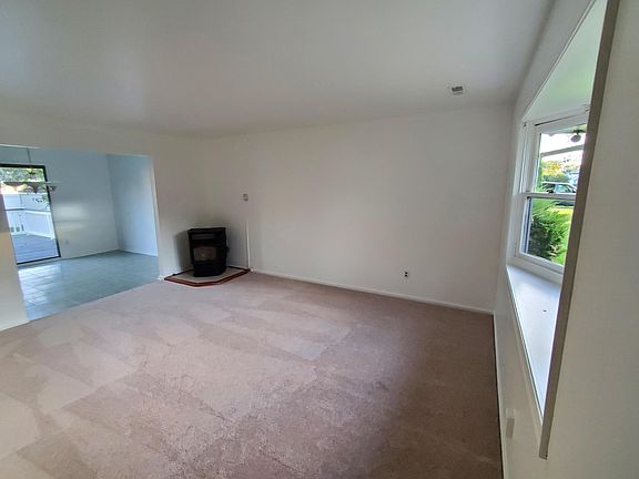 4th image of 124 Diminish Dr #1