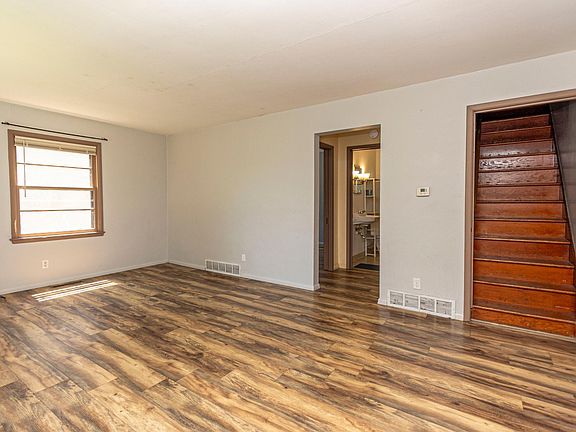 4th image of 1318 Irving St