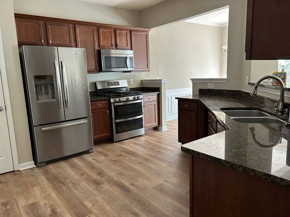 3 bed, 2.5 bath, 1734 sqft, $2,200 — Photo 3