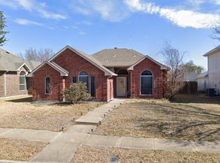 2708 Crystal Falls Dr, Mesquite, TX 75181