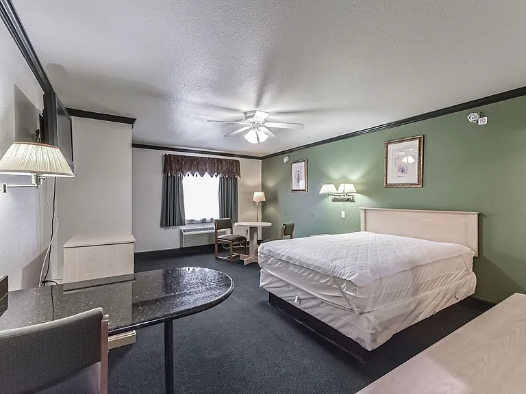 1025 Swanson St — Photo 33
