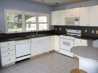 1016 Stone St, Rahway, NJ 07065