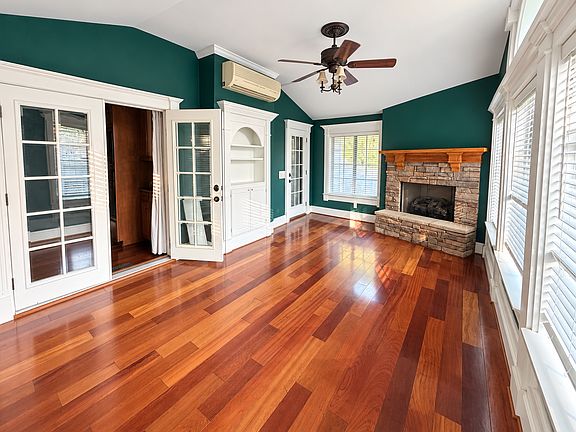 5th image of 4404 Aimee Ln