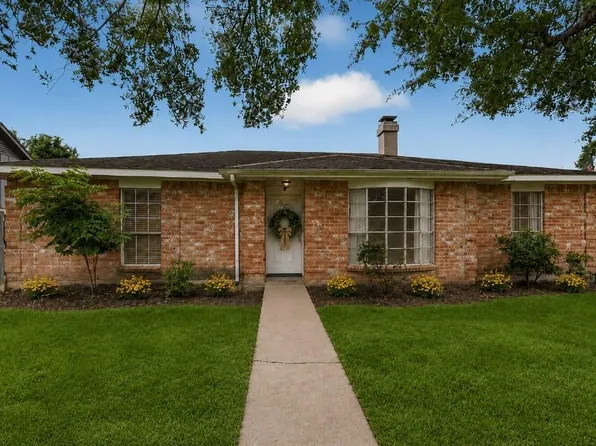 1519 Hitherfield Dr, Sugar Land, TX 77498