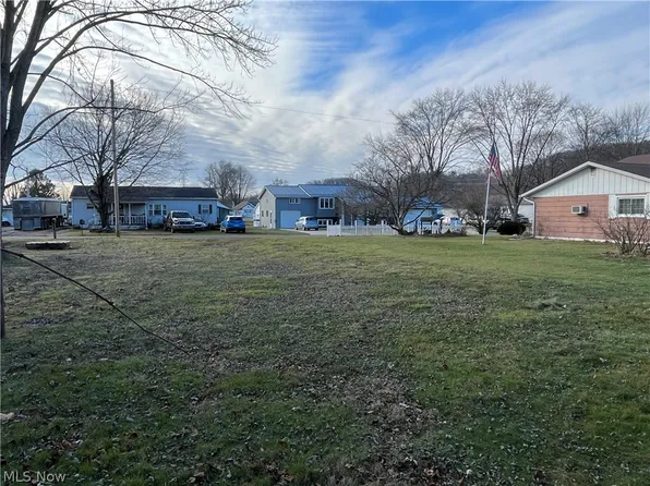 14021 Pershing Ave, Newcomerstown, OH 43832