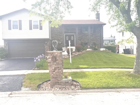 56 Timberlane Rd, Matteson, IL 60443