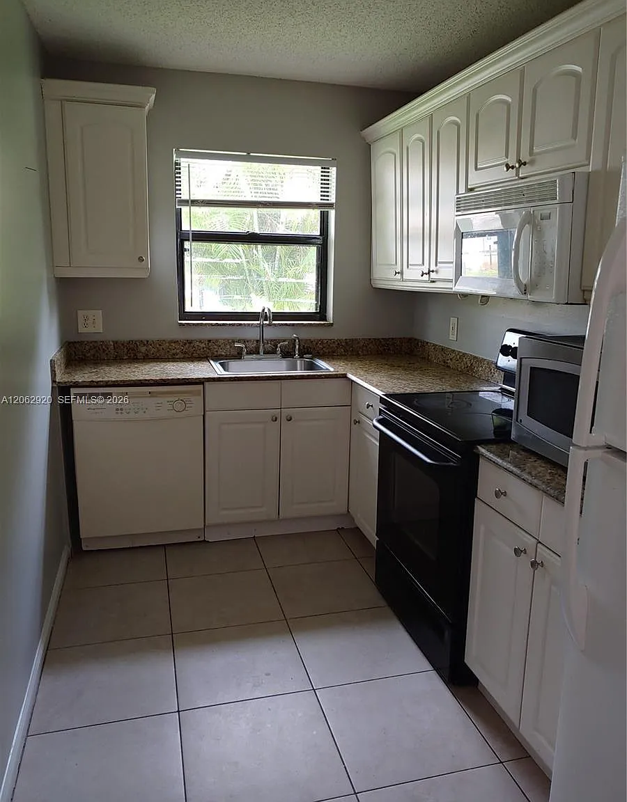 Park Place Townhomes — Photo 2