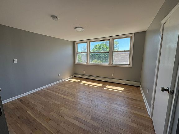 5th image of 614 Washington Ave #3