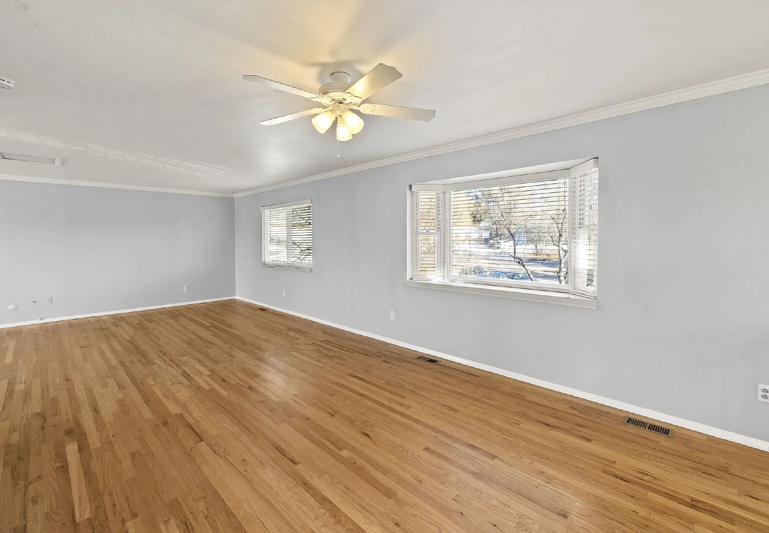 3 bed, 2.0 bath, 1728 sqft, $2,175 — Photo 3