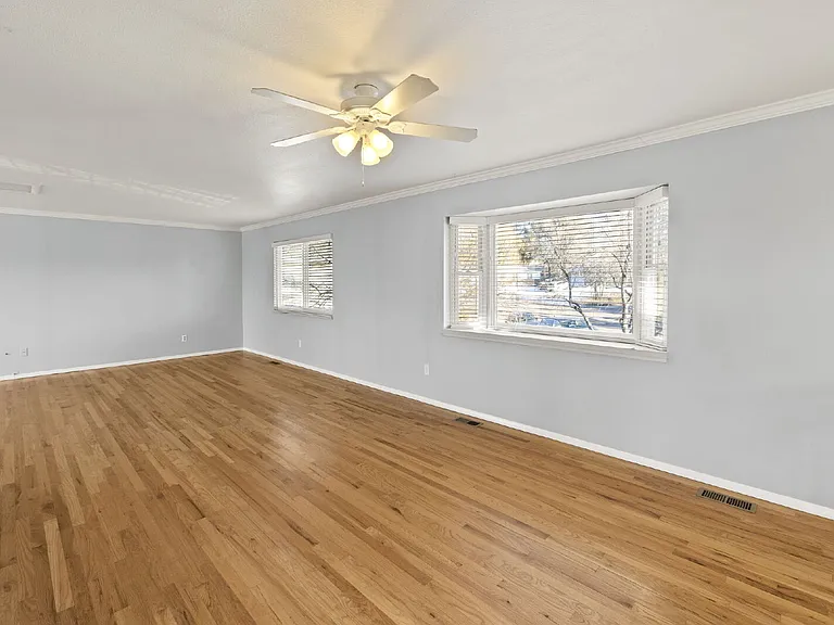 304 Cielo Vista St — Photo 3