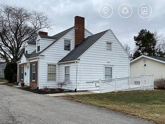 4th image of 1900 Chapel Dr