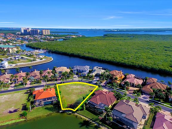 2nd image of 5814 Harbour Cir