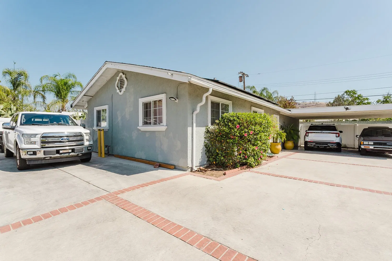 3 bed, 1075 sqft, $4,000 — Photo 2