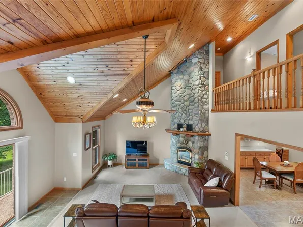 304 Timberlake Ln, Cape Girardeau, MO 63701