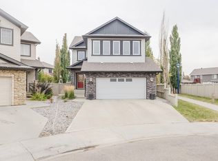 2117 69a St SW, Edmonton, AB T6X0S7