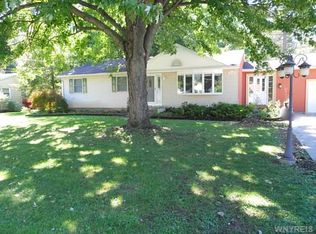 1335 Sisson Dr, North Tonawanda, NY 14120