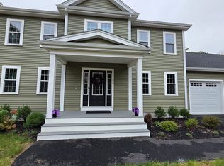 90 Howland Rd, Lakeville, MA 02347
