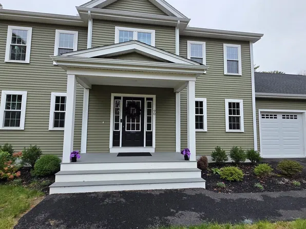 90 Howland Rd, Lakeville, MA 02347