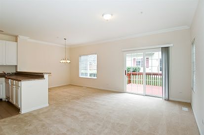 3rd image of 639 Windsor Dr #4C