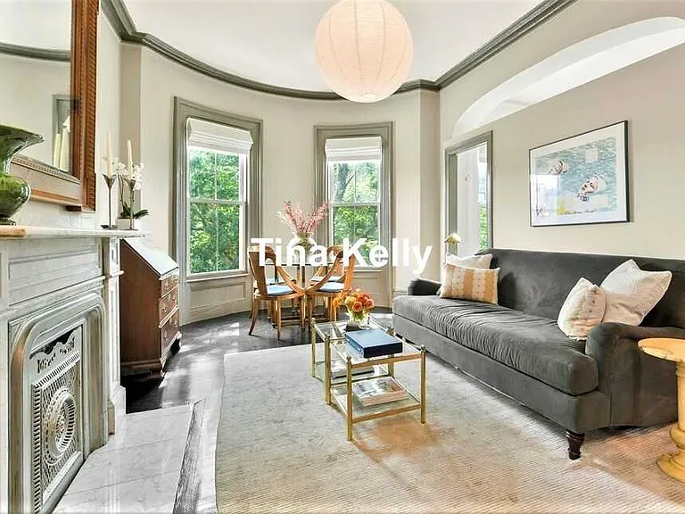 W Newton St — Photo 1