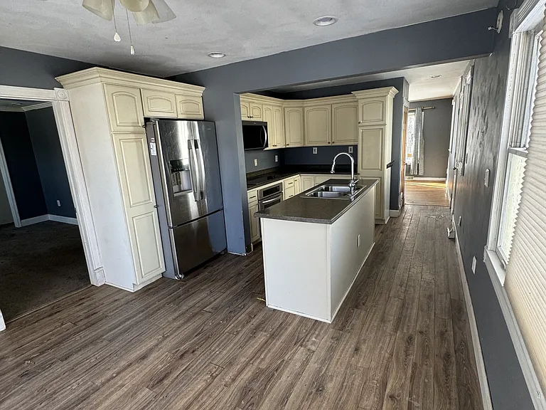 128 Jefferson St — Photo 2