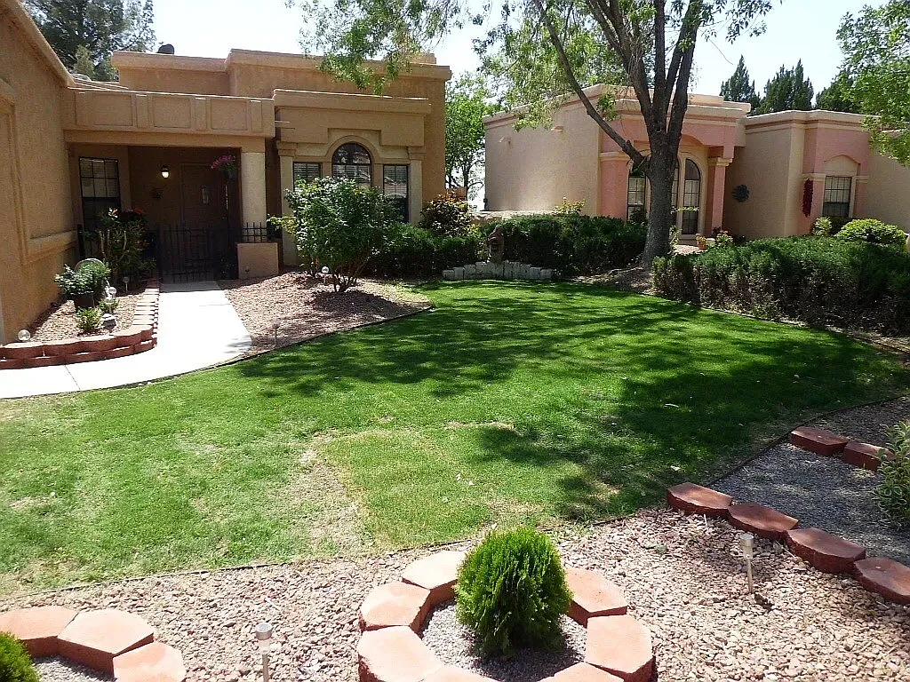3 bed, 1850 sqft, $1,900 — Photo 1