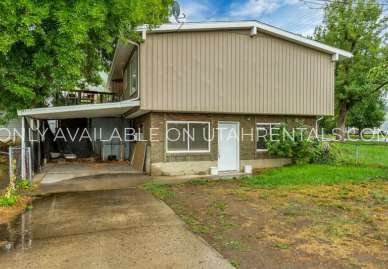 398 W State St — Photo 21