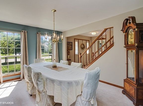 3rd image of 436 Balmoral Dr