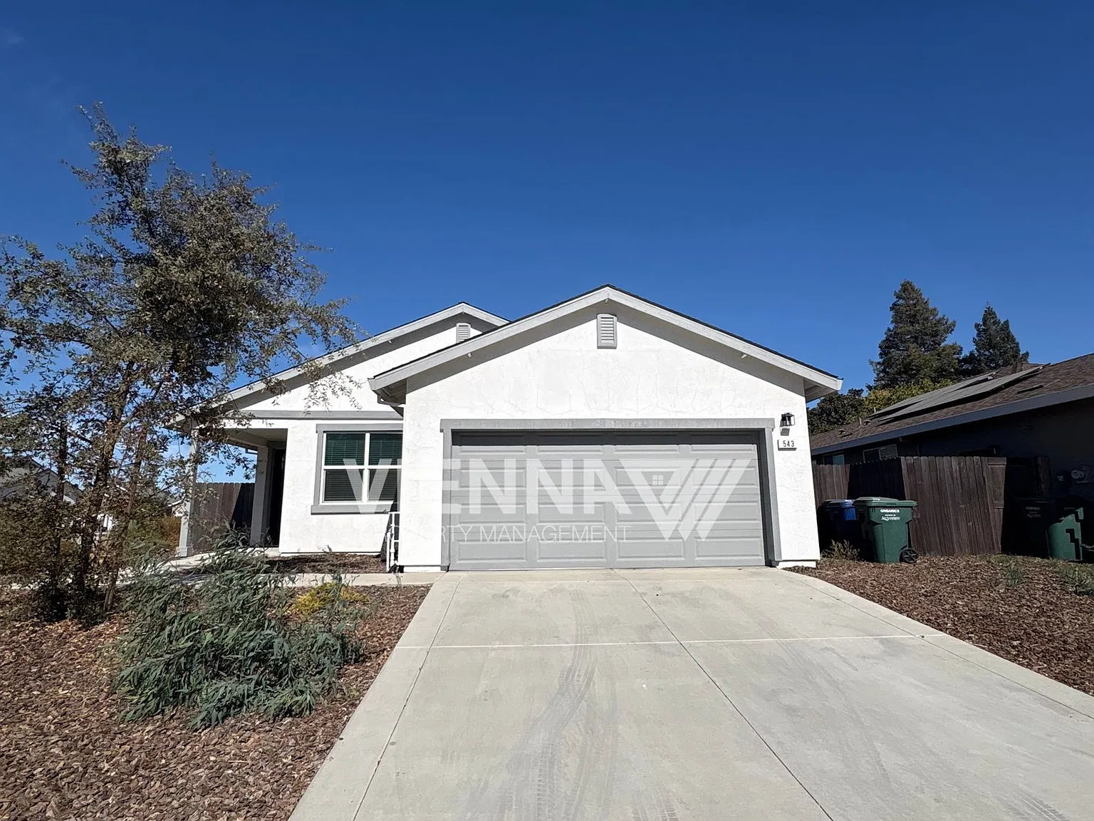 3 bed, 2.0 bath, 1427 sqft, $2,545 — Photo 1
