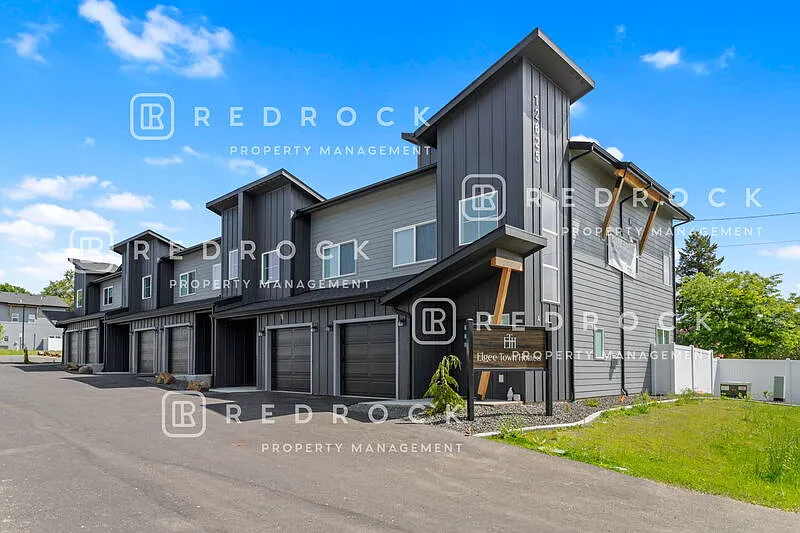 2 bed, 2.5 bath, 1370 sqft, $1,899 — Photo 2