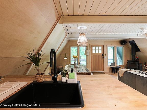 5th image of 161 Pine Hill Road
