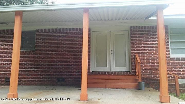 2nd image of 304 Hancock St