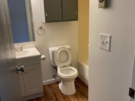 3rd image of 326 N Howard St #3