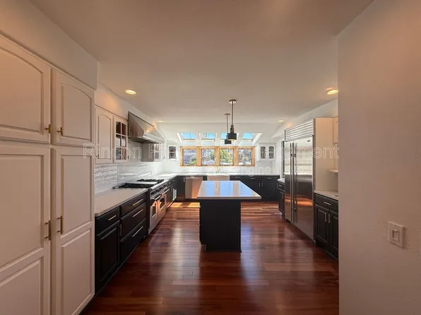 2462 Pierpont Blvd, Ventura, CA 93001