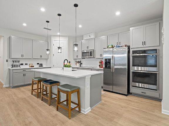 5th image of 73 Moana Ct N