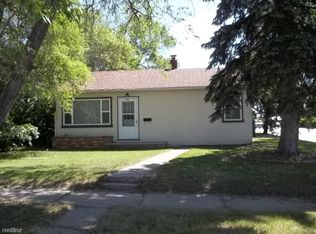 923 6th Ave SE, Jamestown, ND 58401