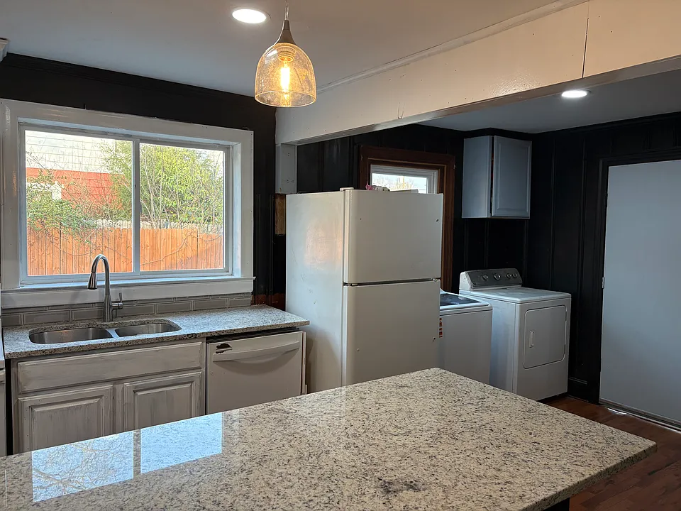 115 Estes Drive Ext