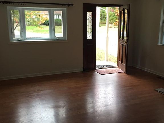 3rd image of 7917 Belhaven Ave