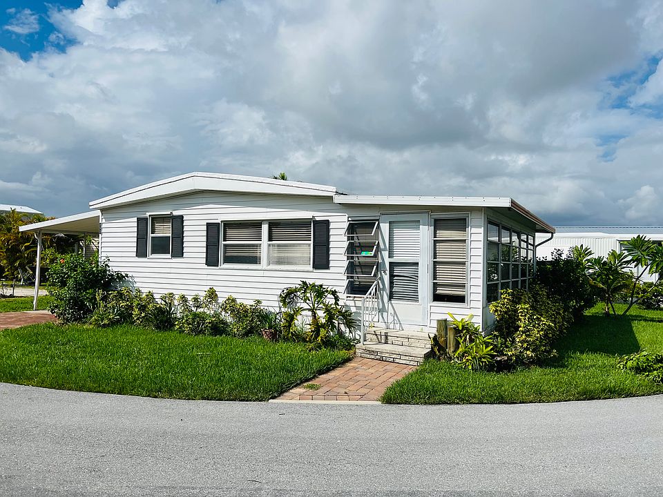 1st image of 252 E Harbor Dr