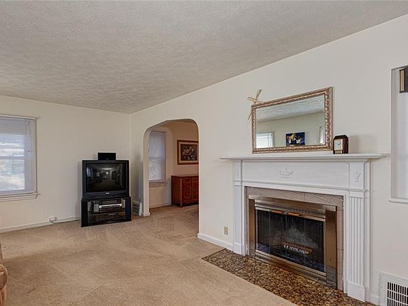 3rd image of 4939 Donald Ave