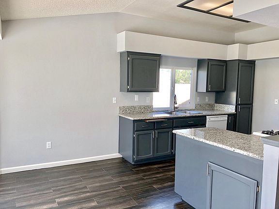 5th image of 501 Hidalgo Dr