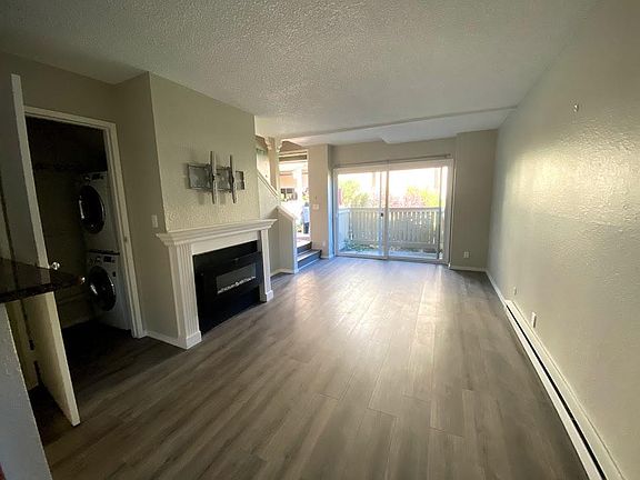 2nd image of 383 Mandarin Dr #4