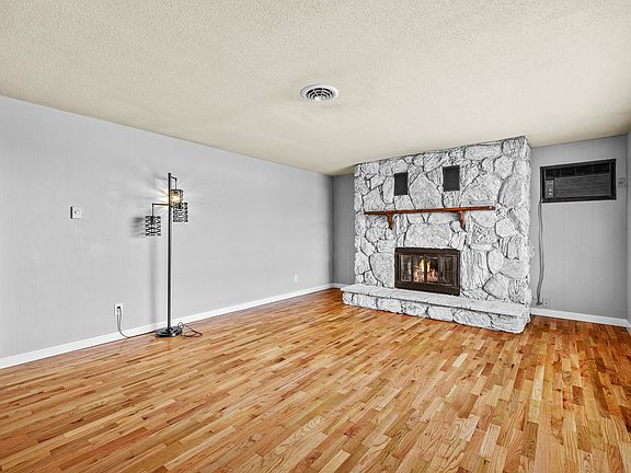 5th image of 251 Cottonwood Dr