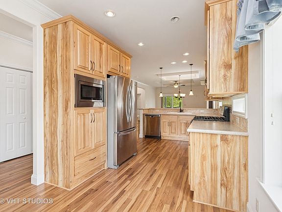4th image of 1413 Equestrian Dr