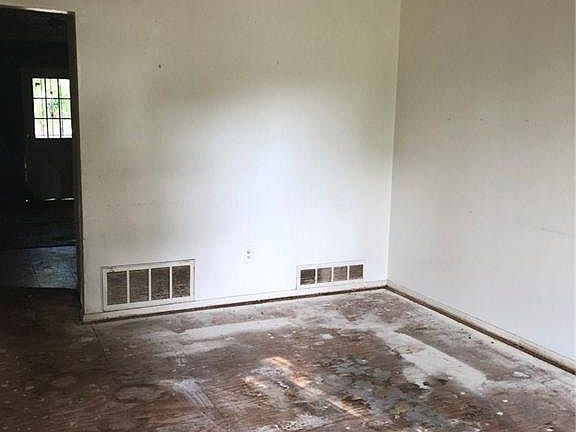 3rd image of 250 Ezekial Ave