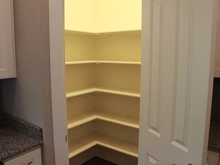 2039 Hamilton Rd — Photo 7