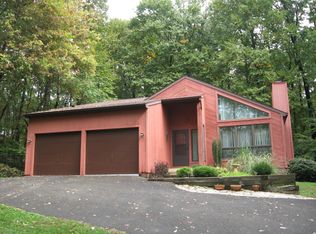 30 Deer Ln, Holtwood, PA 17532