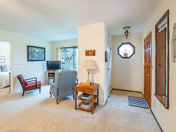 4th image of 26185 David Ave