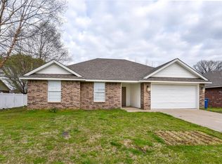 504 Cherokee Rose Rd, Muldrow, OK 74948